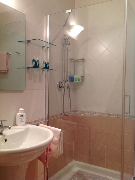 B&B Crispi Triest Pokój zdjęcie